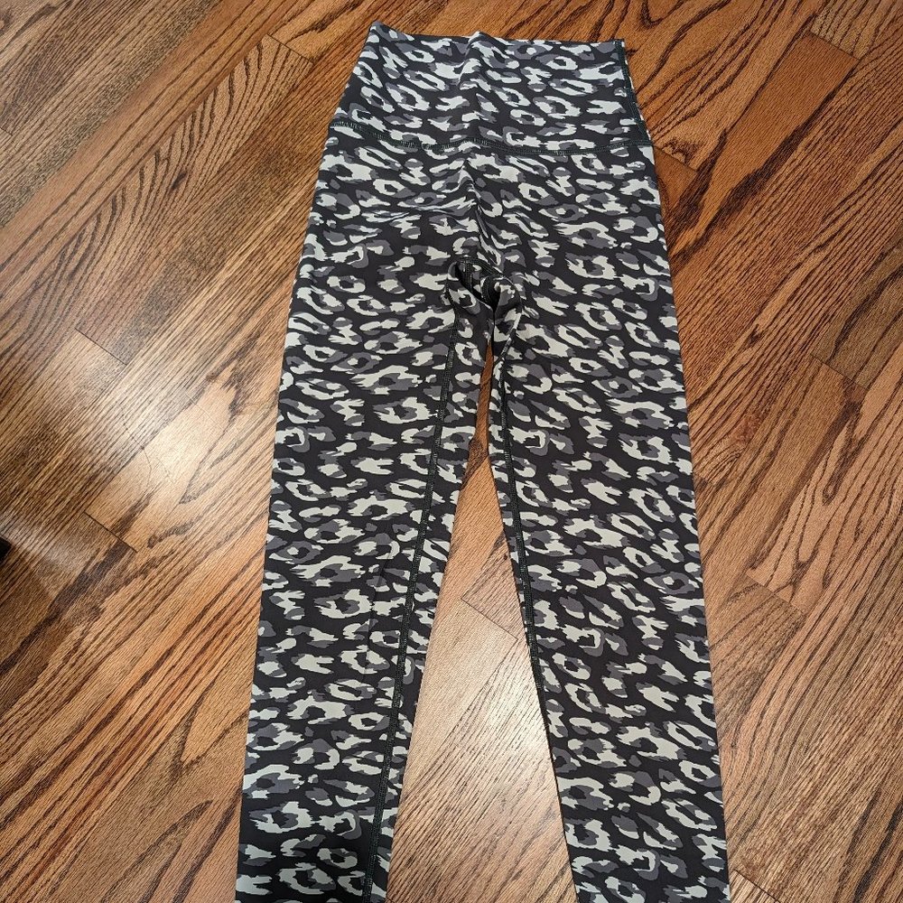 OFFLINE Aerie Goals High Waisted Gray Animal Print Legging (XS)
